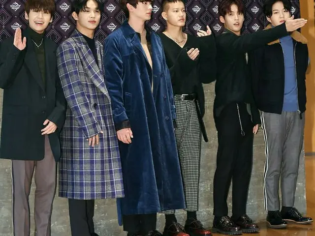 BTOB, "M COUNTDOWN" at the photo wall before live broadcast.