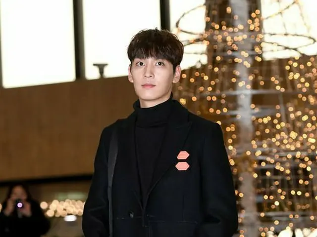 Actor Choi Tae Joon, departure for Japan to appear ”2018 MAMA”. Gimpo Airport onthe 11th afternoon.