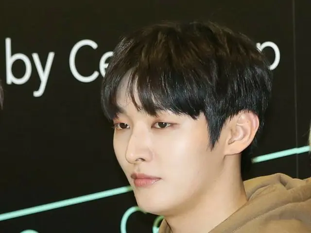 WANNA ONE Yoon Ji-sung, holding a fashion brand autographing session. Seoul · Uo