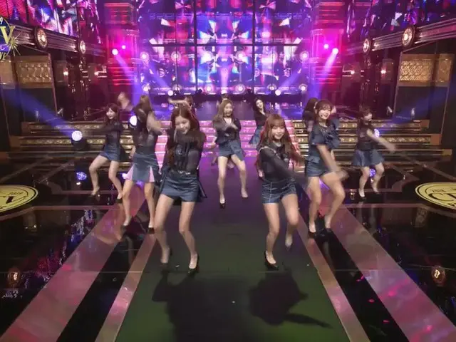 IZONE, first released in Japan New Year's debut "I want you to like it". . Pre-r