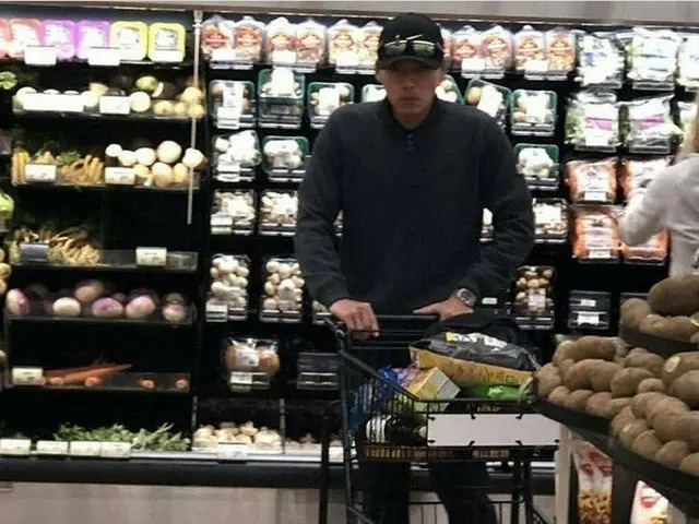 Actor HyunBin, actress Son Ye Jin, overseas supermarket date? Management office 