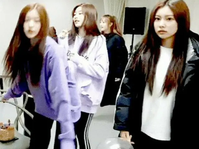 IZONE, "For Cakey" Waiting for a birthday party Kang Hye Won. The expression whe