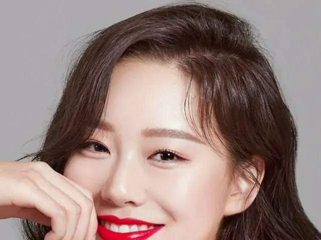 TV Series "SKY Castle" popular actress Park Yu Na, photos from COSMOPOLITAN.