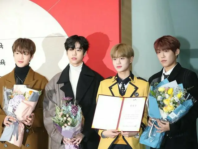 WANNA ONE Lee Dae Hwi attended the graduation ceremony of Performing Arts HighSchool. On the morning