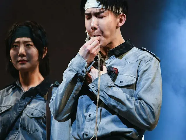 2 AM Jo Kwon, Army production musical ”Emerging Military School” appeared in thepress call. The ligh