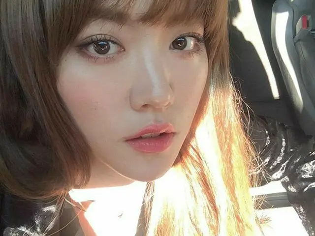 HELLOVENUS lime, updated SNS. ”The sun is warm.”