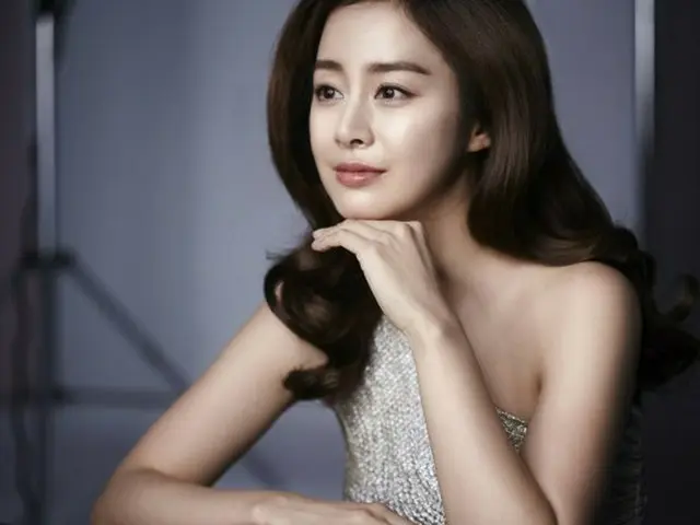Actress Kim Tae Hee, pictorial behind cut released. It was taken one week afterthe honeymoon with si