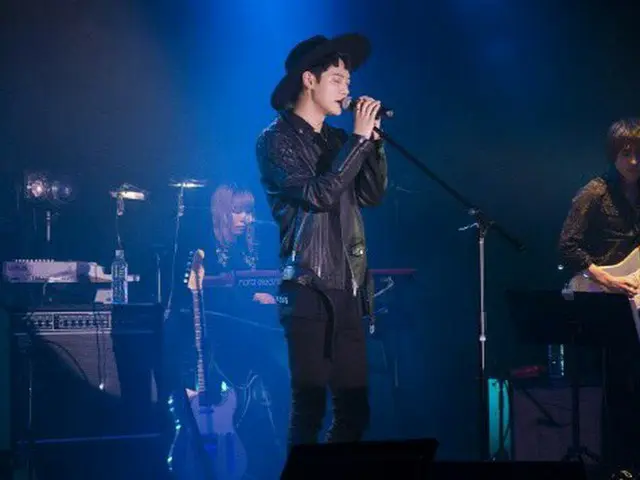 Singer Jung Joo Young (Jung JOOn Young), official photograph released. Livescene in Tokyo.