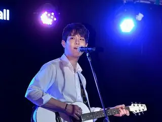 Hanbiol from Ledapple, holding a new song "what Love" showcase.