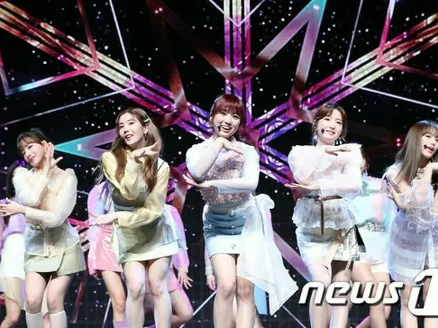 IZ*ONE holds a showcase for its 2nd mini-album "HEART*IZ". Additions. 1st, Seoul