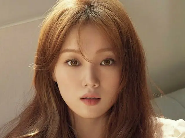 Actress Lee Sung Kyoung, released pictures. HIGH CUT. .  Moth