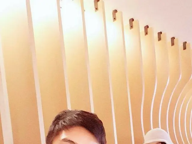 Boasts unchanging friendship with actor Kim Jun and Ku Hye sun. The edge of the 