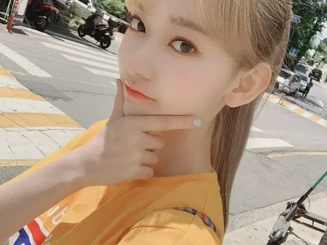 IZ*ONE MIYAWA SAKURA, a new hair color