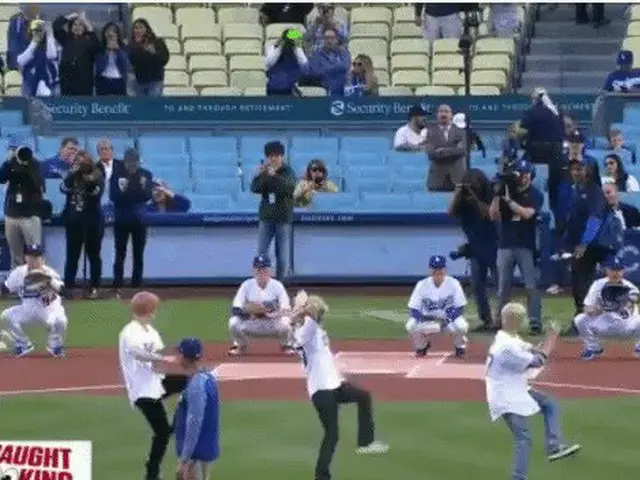 NCT 127, "Good to be an artist, not a baseball player" video is a Hot Topic in K