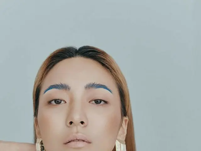 f(x) Luna, photos from Singles.