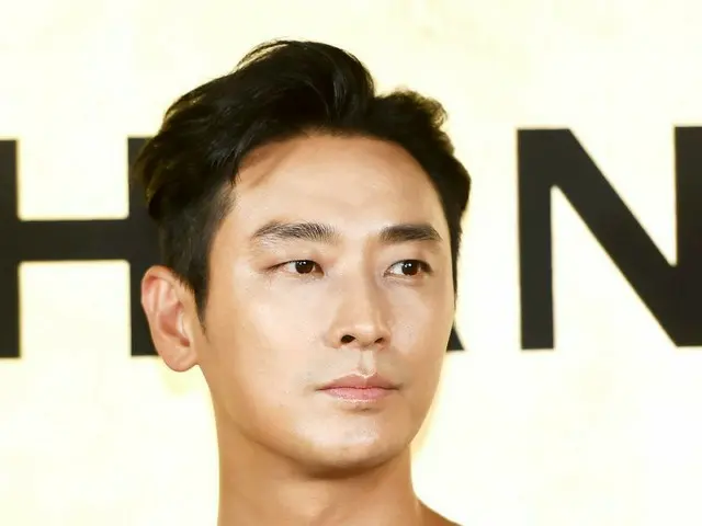 Actor Joo Ji Hoon attends a photo call on CHANEL. Afternoon on 28th, Seoul ・ S f