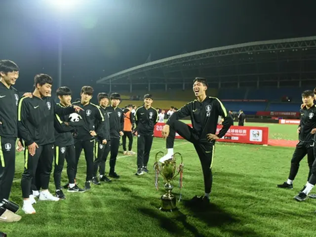 A Korean national soccer team is controversial.  ● Yesterday, the Korea U-18 nat