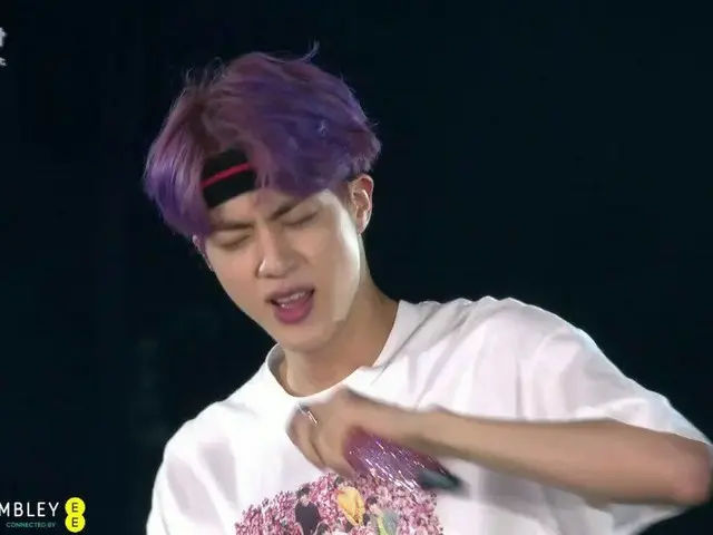 Wembley Stadium performances of BTS, England. JIN reproduces a famous scene of t
