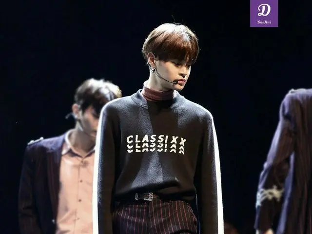 175cm, 50kg, waist 22 inches, WANNA ONE former member AB6IX The proportion of de