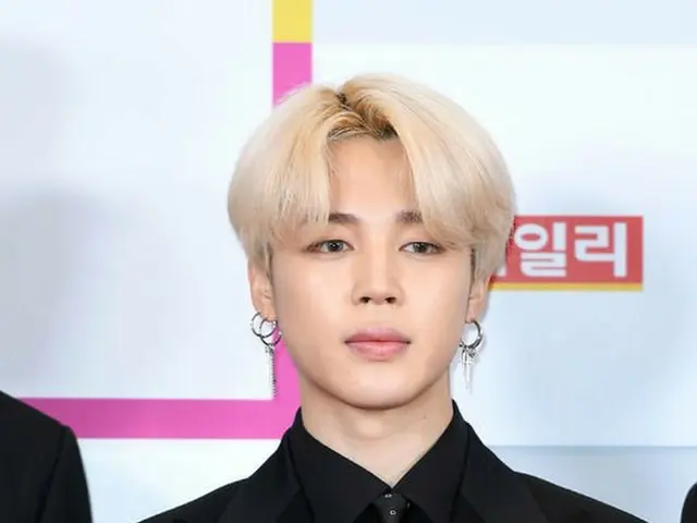 BTS JIMIN wins 1st place in May idol personal brand reputation. 2nd place is Kan