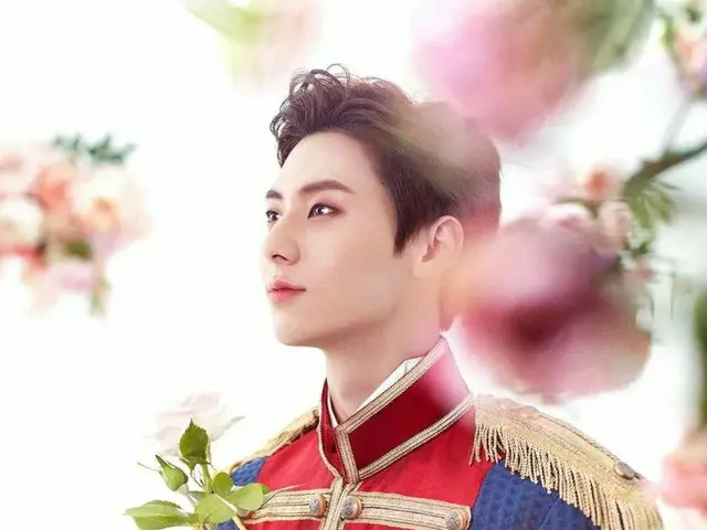 NU'EST Hwang Min Hyun, musical poster is Hot Topic. .  ● Musical "Marie Antoinet