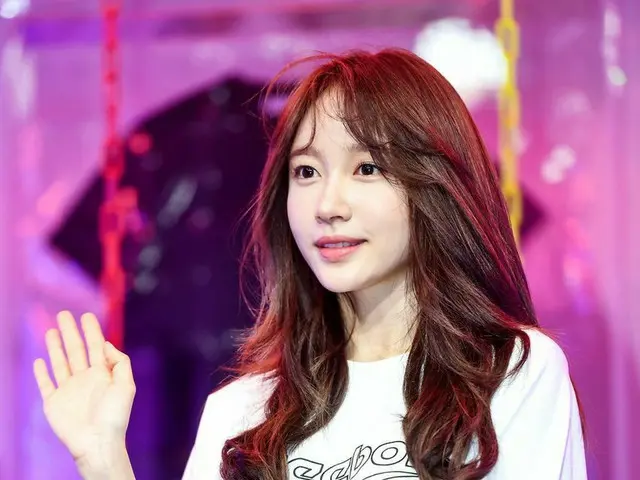 EXID HANI attends sports brand events.
