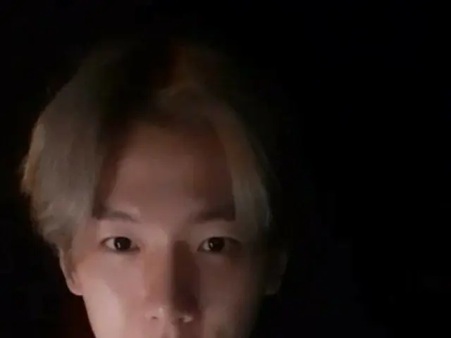 EXO Baekhyun spoiler of new solo song on SNS at midnight. spoilers