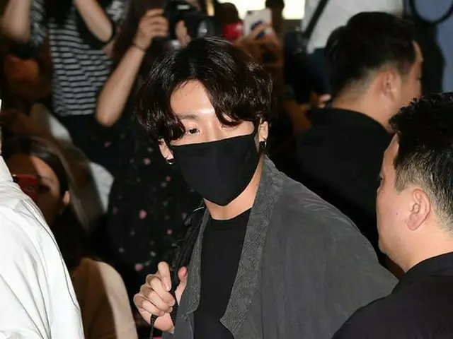 BTS Jung Kook Departure from Gimpo Airport to Osaka on the 4th. The clothes at t