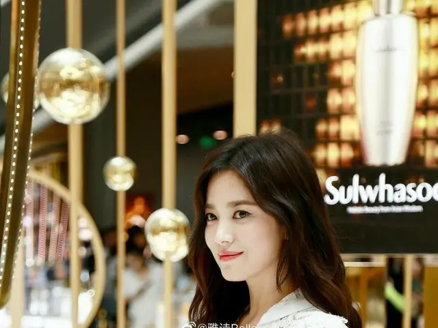 Divorce mediation actress Song Hye Kyo is participating in cosmetic brand eventsas a model. . . Moth