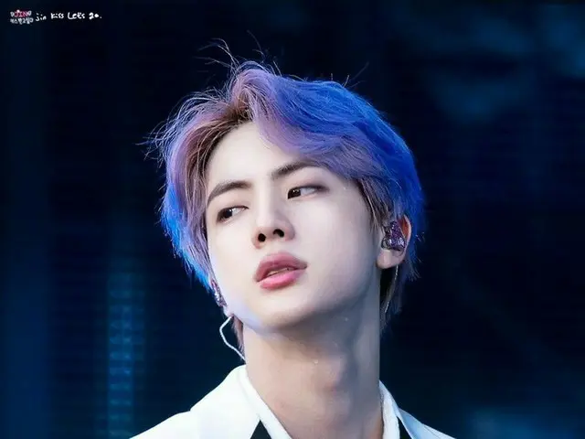 BTS JIN, the color of "self-dyed" hair presented in Osaka, Japan.