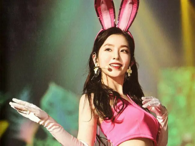 RedVelvet "Avene" costume is Hot Topic. .  ● IRENE: Rabbit ● Surgi: Bear ● Wendy