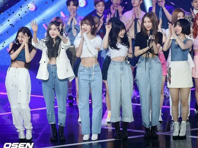GFRIEND, 1st place in SBS MTV "THE SHOW". . .  Moth