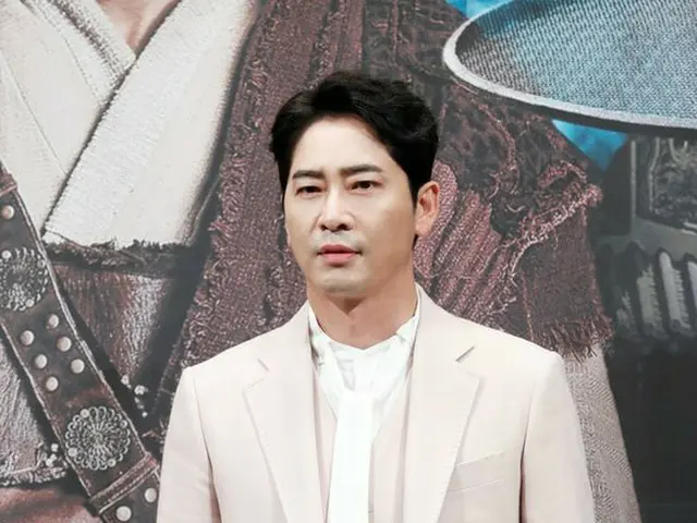 Actor Kang Ji Hwan who was arrested for sexual assault, office announced officia