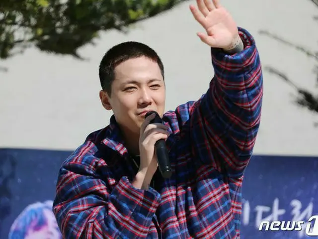 Greetings from FTISLAND Lee HONG-KI and enlisted fans. . . 