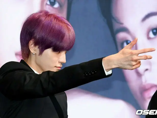 NCT 127 Tae Yeon shows various fA.C.Es at SuperM launch press conference. . . 