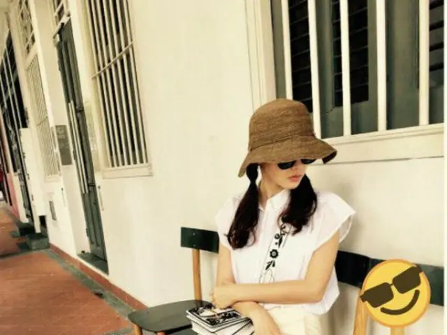 Actress Son Ye Jin, updated SNS. ”HEHE”.