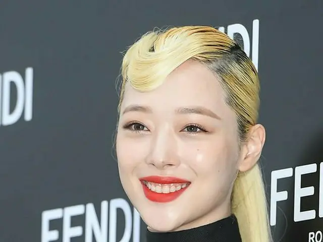 The late SULLI, family members, colleagues, fans, etc. see off today (17th). . .