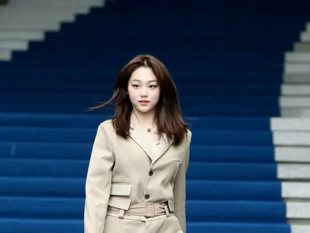 gugudan Mina attends the "2020 S / S Seoul Fashion Week" LLEE collection. 18th a