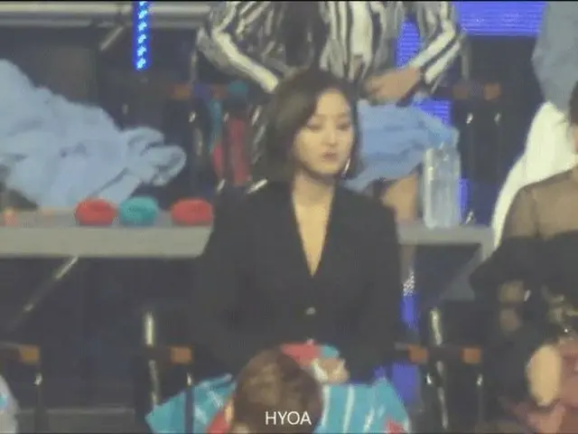 TWICE JIHYO, the video before dating is Hot Topic.  ● The front row is WANNA ONE