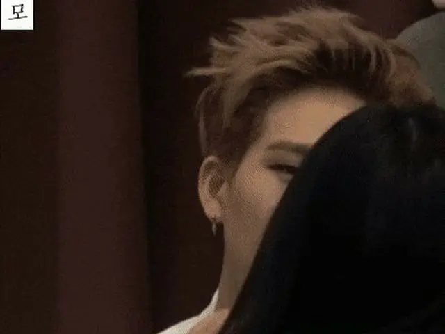 MONSTA X Hyunwon 's expression for Juhon 's fans is Hot Topic in Korea. . During