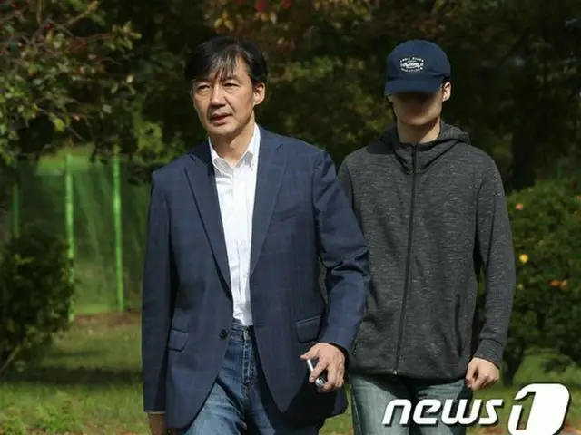 Cho Guk 's son, former law minister, wears a hoodie, “UNIQLO!” . . 