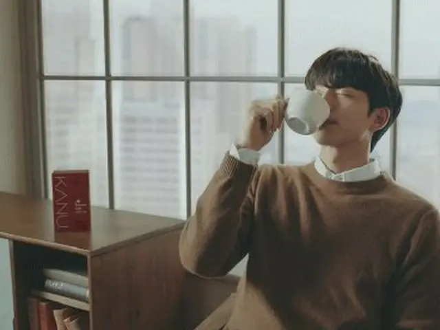 Actor GongYoo is a hot topic in South Korea, taking a CM while drinking coffee. 