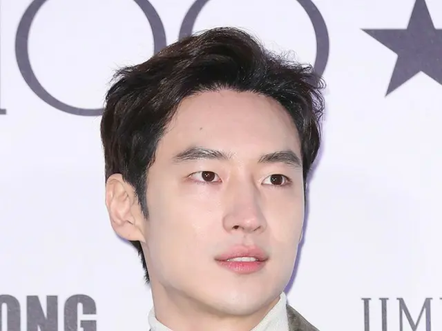Actor Lee Je Hoon is participating in a photo call event for the fashion brand”JIMMY CHOO”. . Seoul