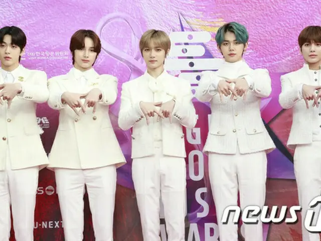 TXT, "HIGH1 SEOUL MUSIC AWARDS" red carpet appearance. . . 