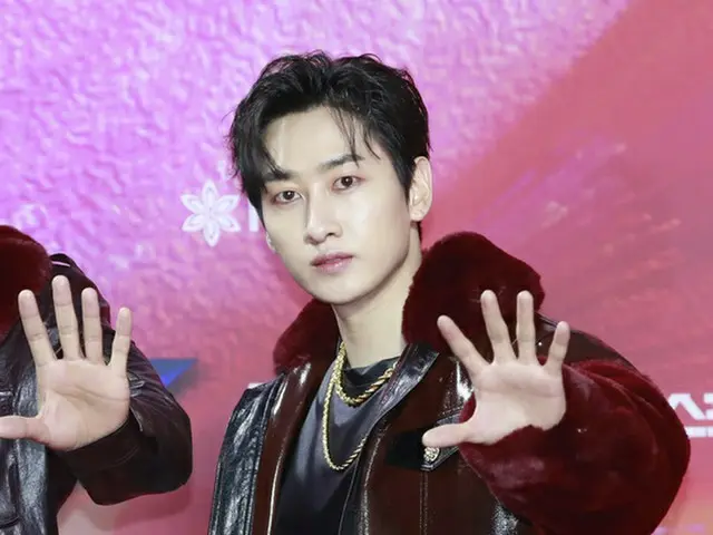 Eunhyuk (SUPER JUNIOR) wrote on the show why it donated an additional 100 millio