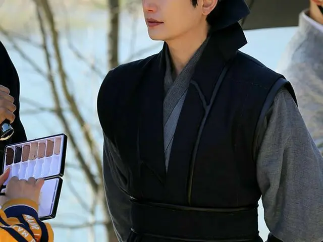 [G Official] Actors Park Si Hoo and Jung Jun are dressed up.  #Jeongjeong inside