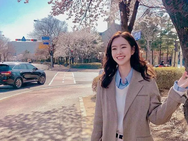 [G Official] Actress Jin Se Yeon, Spring or Spring  #Book Again🌸 #Cherry blosso