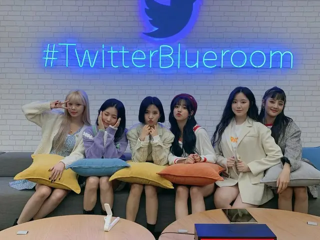 [T Official] (G), I-DLE, [📸] 20200407 Blue Room Live  "I went to the Blue Room 