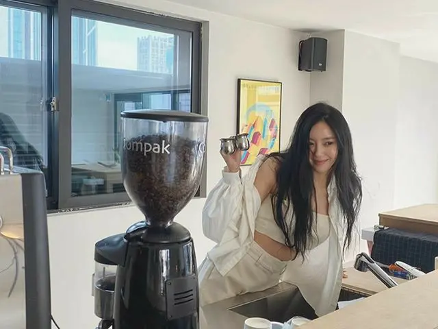 [G Official] T-ARA_ HYOMIN, 5F Barista☕️  If you come to the 5th floor of this s