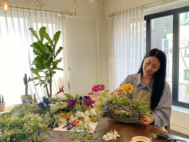 [G Official] AOA_SEOLHYUN (Seolhyun), 💛🤍🧡💚  .   